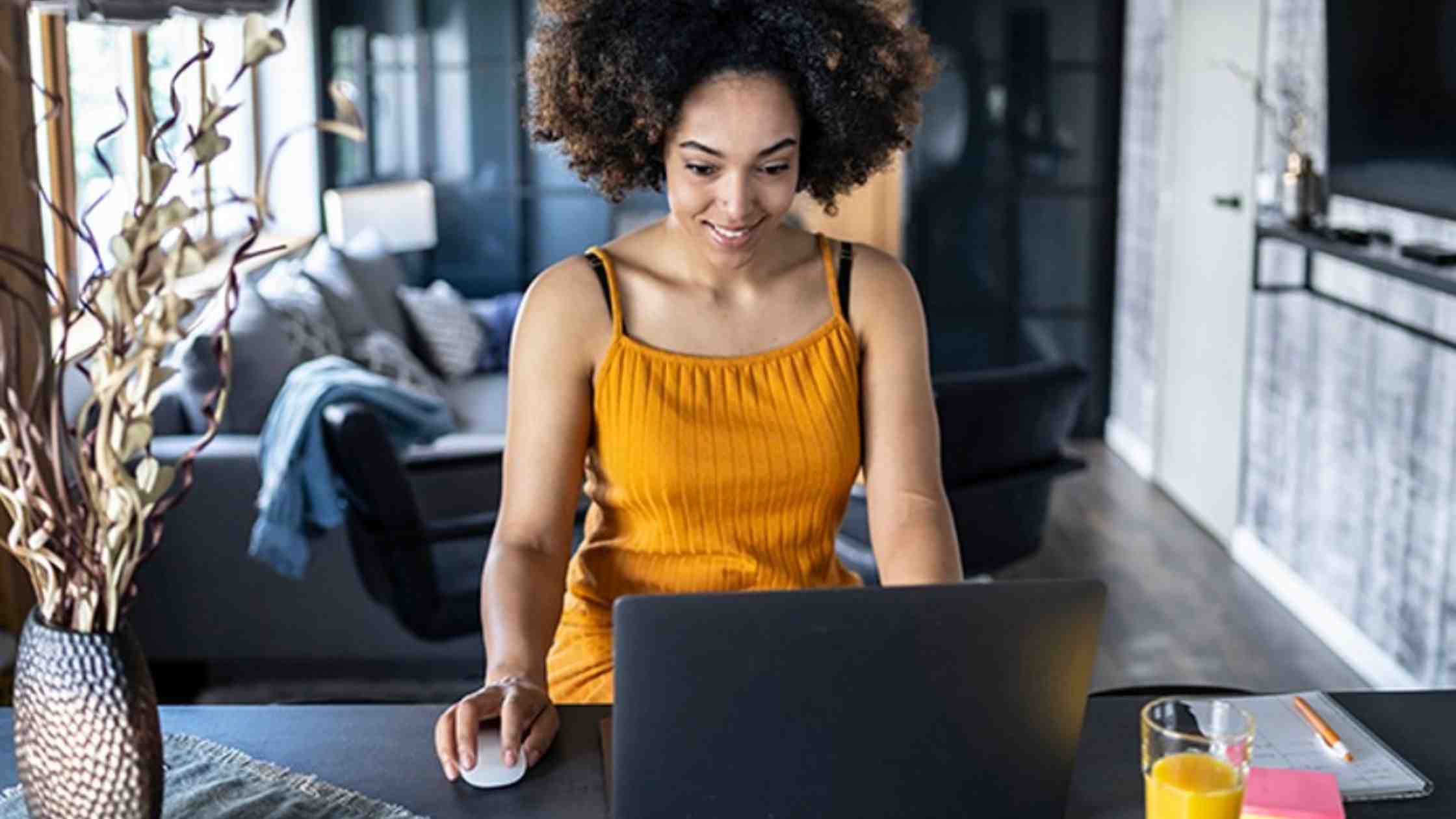 How UGC Helps in E-Learning Apps 2025