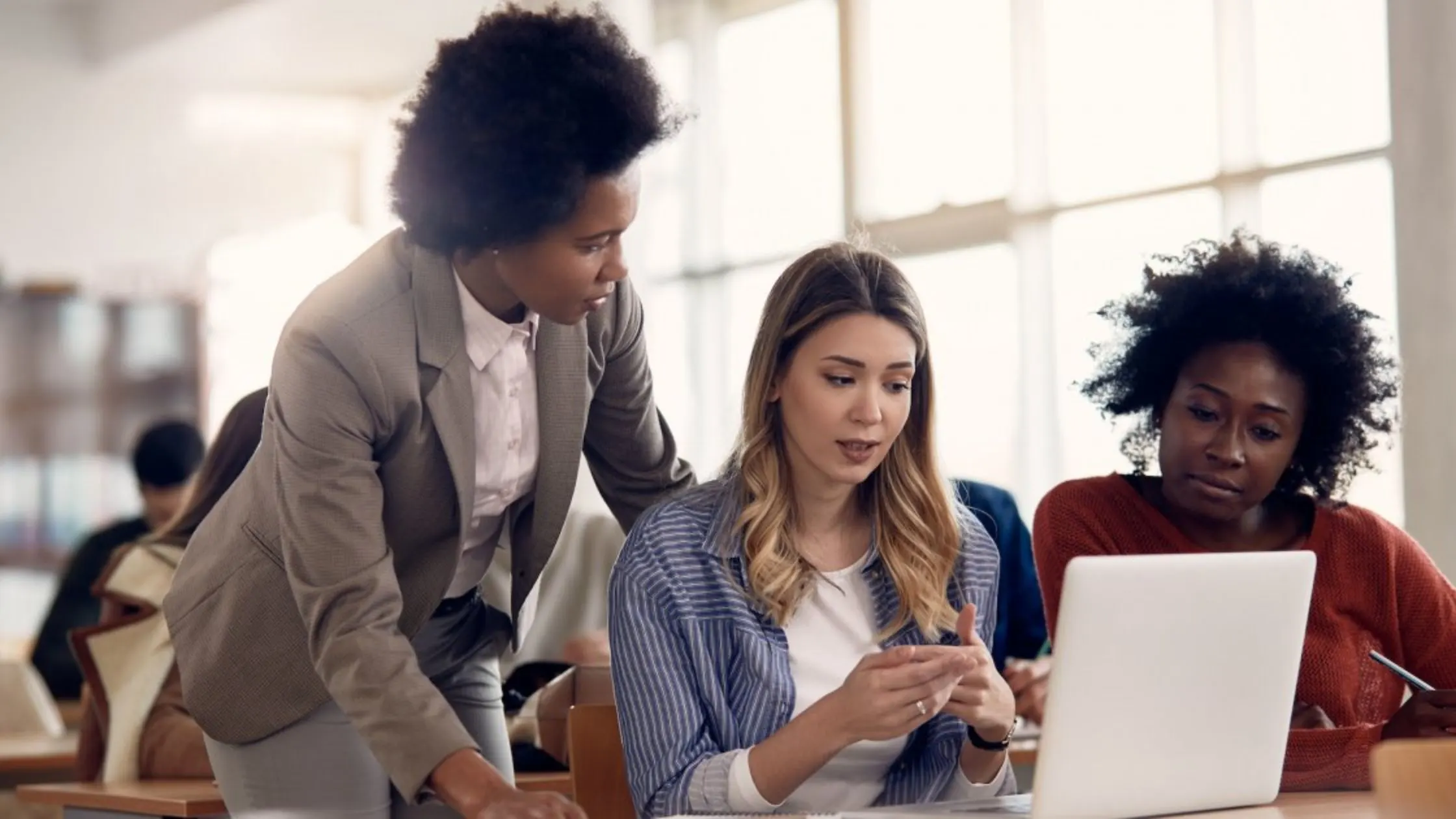How Digital Tools Enhance College Project Collaboration through Writing Essay Service
