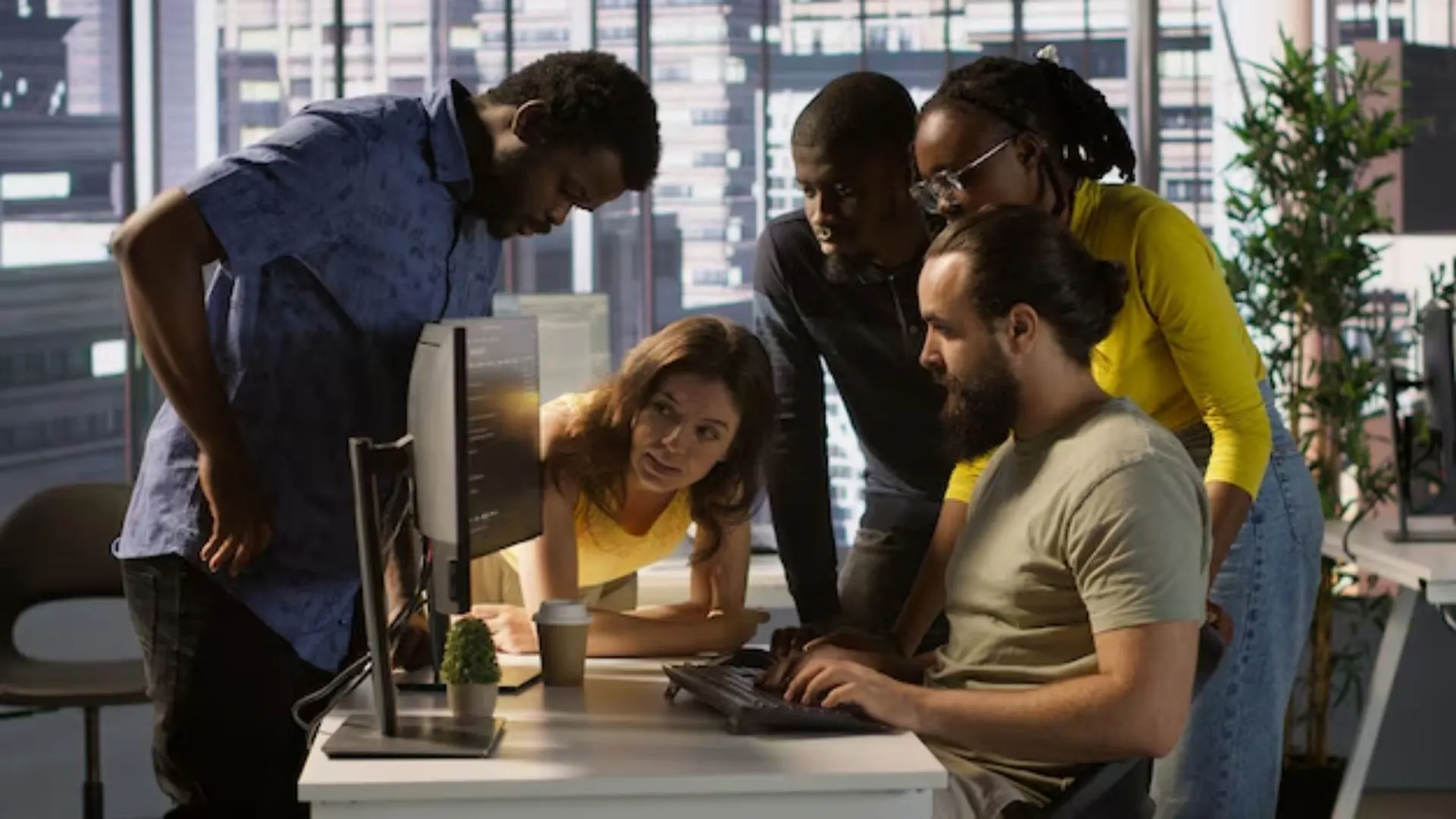In-house vs Outsourcing Software Development: Pros and Cons