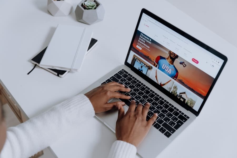 Selecting the Right Ecommerce Business Model