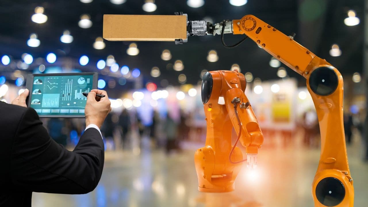Core Technologies for Digital Transformation in Manufacturing
