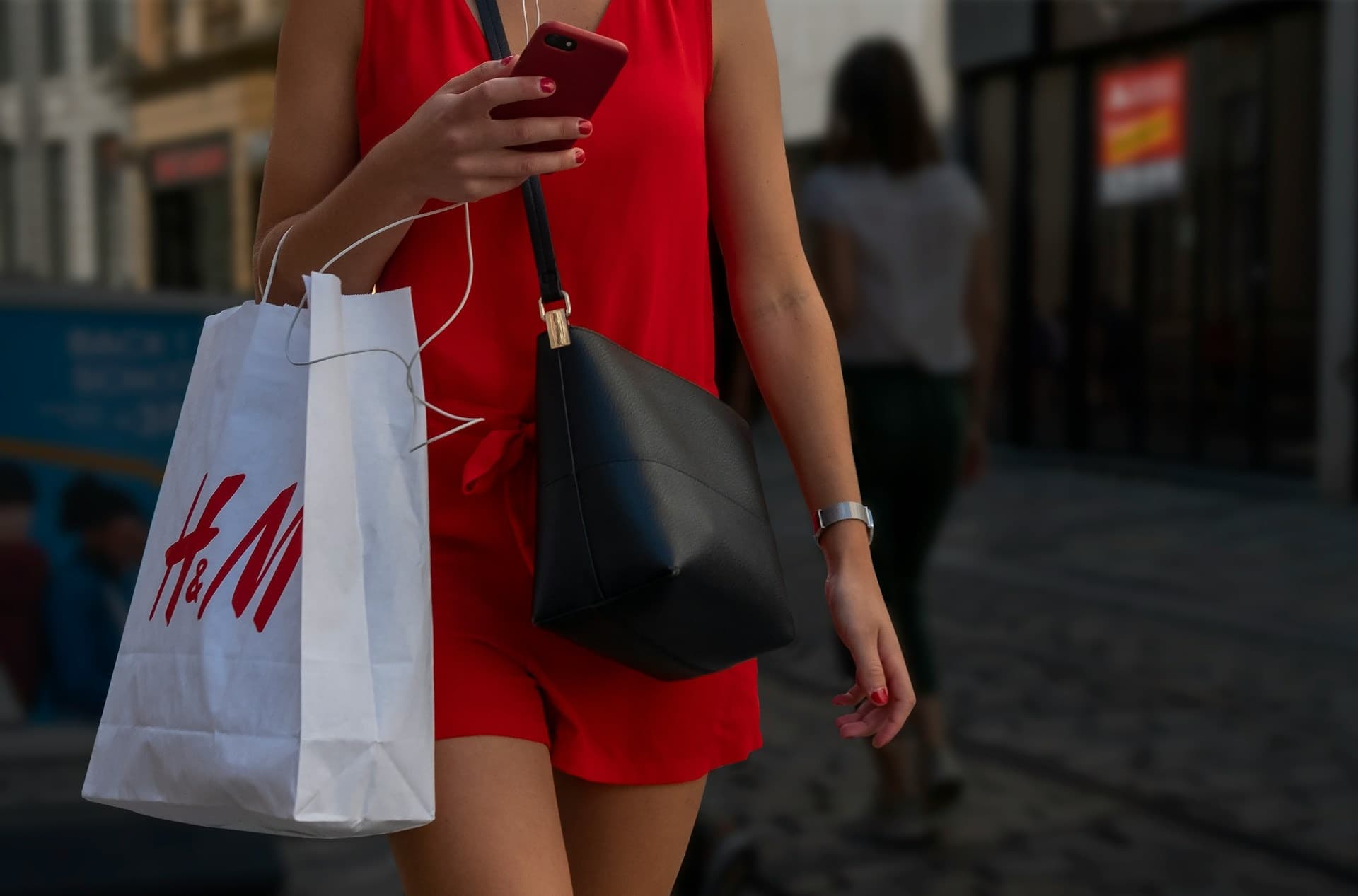 H&M Digital Transformation in Fashion Retail
