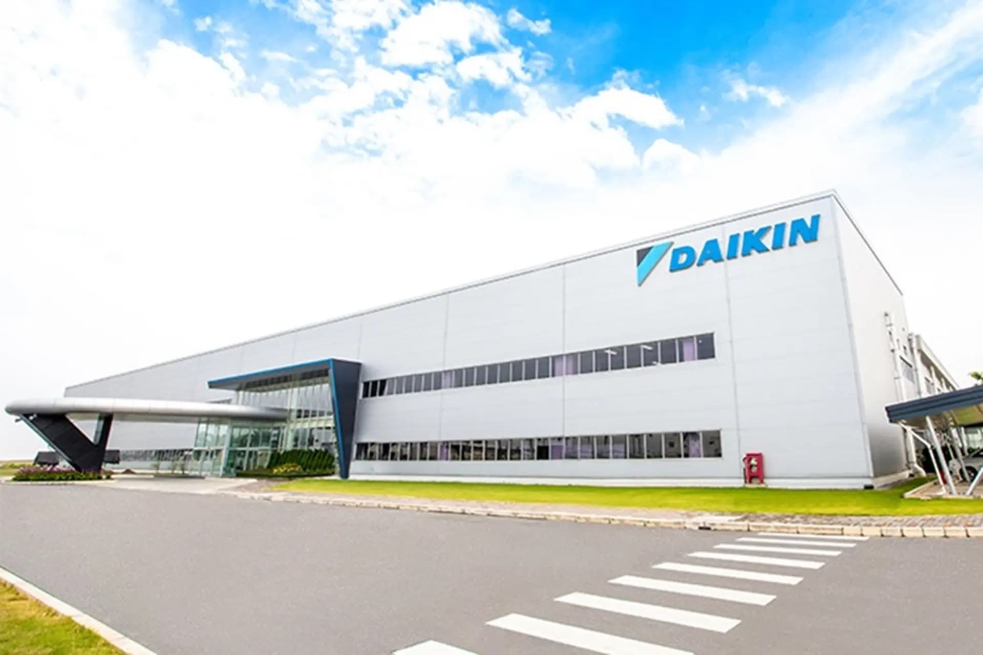 Daikin Industries: Cost Reduction via Cloud Platform