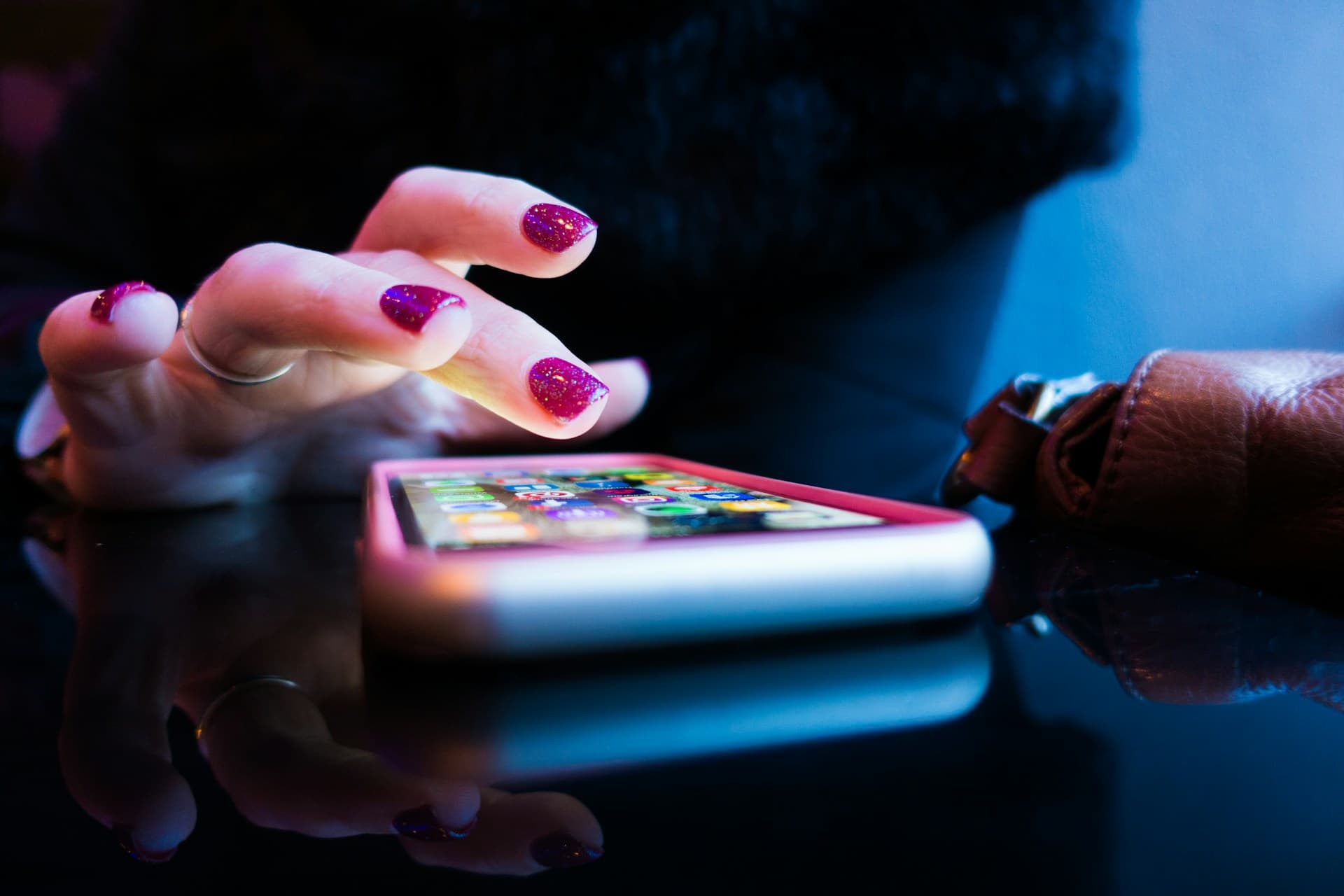 Flutter vs React Native: Core Technology and User Experience